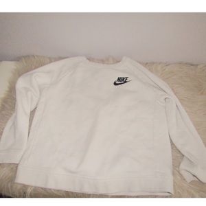 ✨Nike crewneck✨
